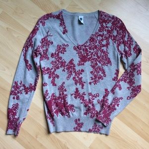 GAP V-Neck sweater